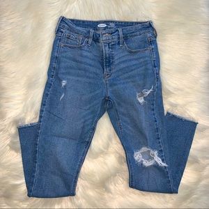 Old Navy Rockstar Ripped Skinny Jean